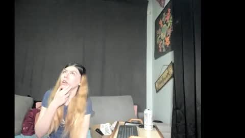 roxihazeleyes online show from 10, 3, 2026