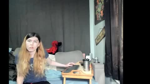 roxihazeleyes online show from 20, 3, 2026