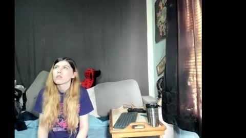 roxihazeleyes online show from 22, 3, 2026