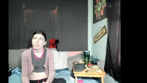 roxihazeleyes online show from 29, 4, 2026
