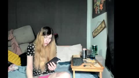 roxihazeleyes online show from 30, 4, 2026