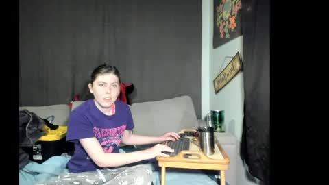 roxihazeleyes online show from 4, 5, 2026