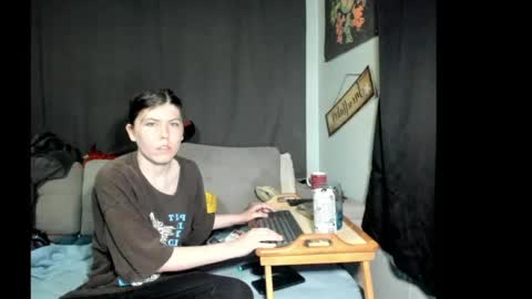 roxihazeleyes online show from 7, 5, 2026