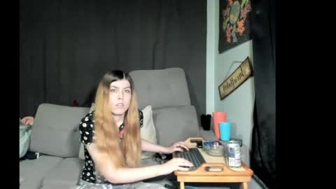 roxihazeleyes online show from 21, 5, 2026