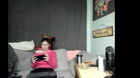 roxihazeleyes online show from 6, 6, 2026