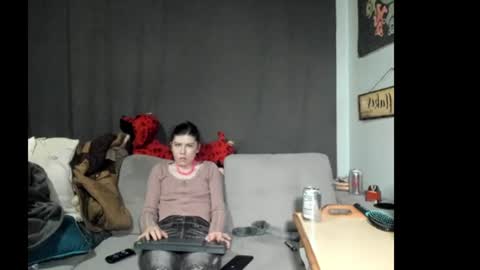 roxihazeleyes online show from 9, 6, 2026
