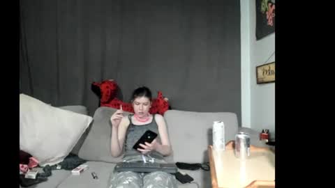 roxihazeleyes online show from 10, 6, 2026