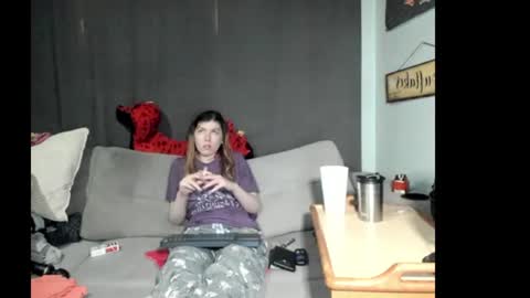 roxihazeleyes online show from 10, 6, 2026
