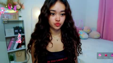 roxxy_blossom online show from 28, 7, 2026