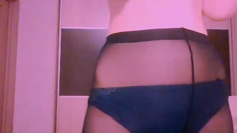 Roxxy Wharton online show from 5, 4, 2026