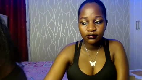 Snapshot of roxy_heather chatting on 6, 6, 2026 Roxy online show from 6, 6, 2026