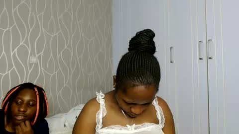 Snapshot of roxy_heather chatting on 13, 6, 2026 Roxy online show from 13, 6, 2026
