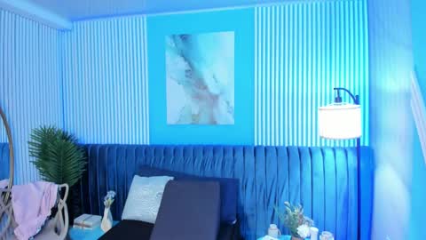 Snapshot of roxy_hell chatting on 12, 11, 2025 Roxy hell online show from 12, 11, 2025