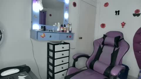 Snapshot of roxy_lu_07 chatting on 15, 6, 2026 Roxy online show from 15, 6, 2026