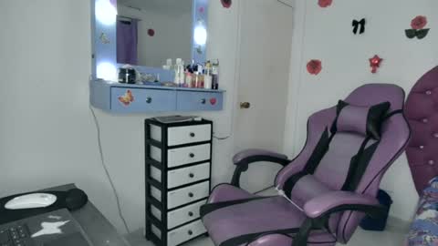 Snapshot of roxy_lu_07 chatting on 22, 6, 2026 Roxy online show from 22, 6, 2026