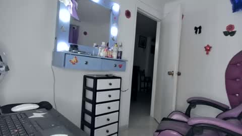 Snapshot of roxy_lu_07 chatting on 18, 7, 2026 Roxy online show from 18, 7, 2026