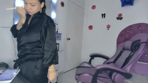 Snapshot of roxy_lu_07 chatting on 24, 7, 2026 Roxy online show from 24, 7, 2026
