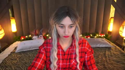 Snapshot of roxy_rayy chatting on 29, 12, 2024 roxy_rayy online show from 29, 12, 2024