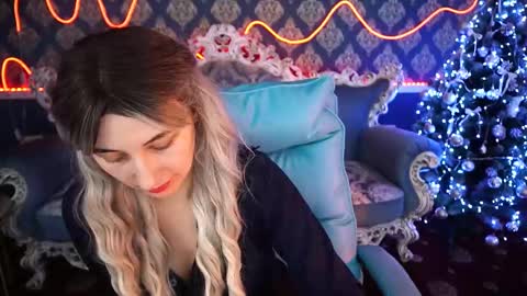 Snapshot of roxy_rayy chatting on 15, 1, 2025 roxy_rayy online show from 15, 1, 2025