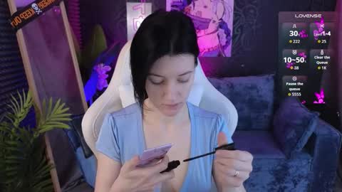 roxy_riot_ online show from 5, 11, 2025