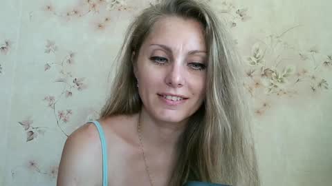 Snapshot of roxyfox18x01 chatting on 28, 7, 2026 roxyfox18x01 online show from 28, 7, 2026