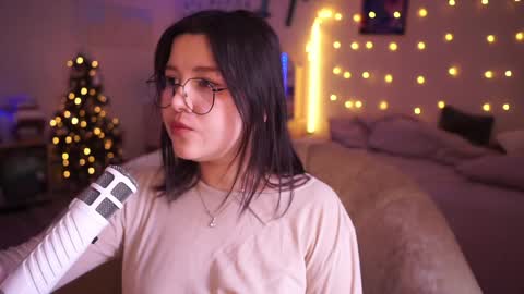 Snapshot of roxysuh chatting on 2, 2, 2025 roxysuh online show from 2, 2, 2025