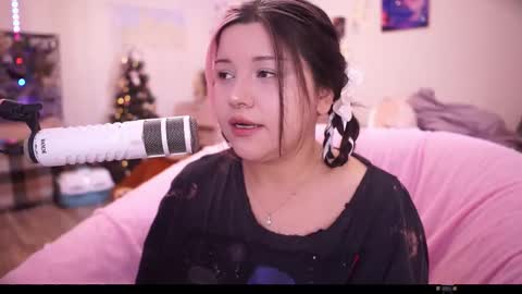 Snapshot of roxysuh chatting on 10, 9, 2025 roxysuh online show from 10, 9, 2025