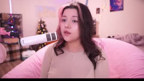 Snapshot of roxysuh chatting on 11, 9, 2025 roxysuh online show from 11, 9, 2025