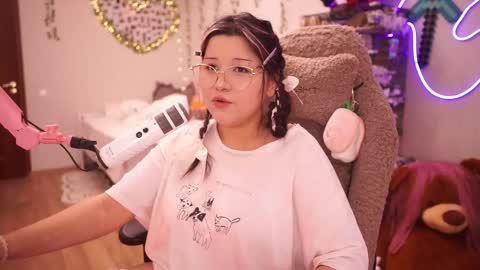 Snapshot of roxysuh chatting on 24, 10, 2025 roxysuh online show from 24, 10, 2025