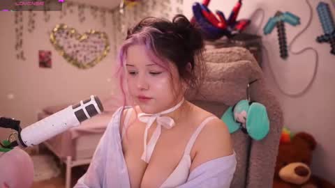 Snapshot of roxysuh chatting on 23, 11, 2025 roxysuh online show from 23, 11, 2025