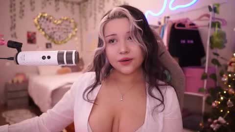 Snapshot of roxysuh chatting on 9, 1, 2026 roxysuh online show from 9, 1, 2026