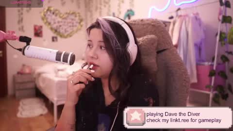 Snapshot of roxysuh chatting on 13, 3, 2026 roxysuh online show from 13, 3, 2026