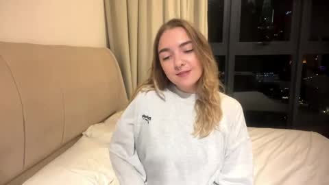 Snapshot of roxysweetdream chatting on 19, 5, 2026 Roxy online show from 19, 5, 2026