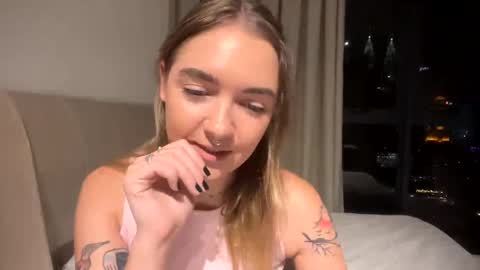Snapshot of roxysweetdream chatting on 24, 5, 2026 Roxy online show from 24, 5, 2026