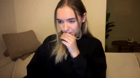 Snapshot of roxysweetdream chatting on 7, 6, 2026 Roxy online show from 7, 6, 2026