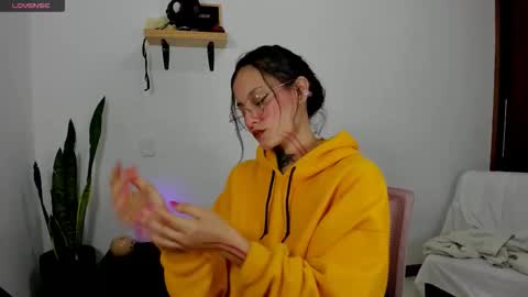 Snapshot of roxyvenom chatting on 21, 10, 2025 roxy online show from 21, 10, 2025