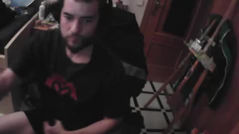 Snapshot of royer04 chatting on 4, 10, 2025 royer04 online show from 4, 10, 2025