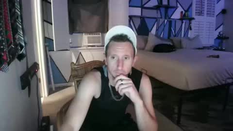 rtwood2577855654 online show from 25, 4, 2026