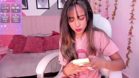Snapshot of rue_zue chatting on 7, 6, 2026 rue_zue online show from 7, 6, 2026
