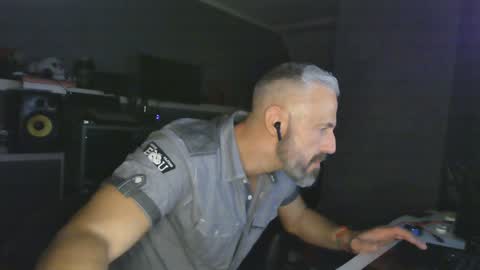 Chico que rico Caliente online show from 8, 1, 2025