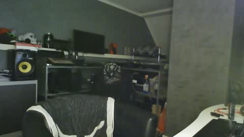 Chico que rico Caliente online show from 18, 1, 2025