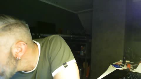 Chico que rico Caliente online show from 24, 2, 2025