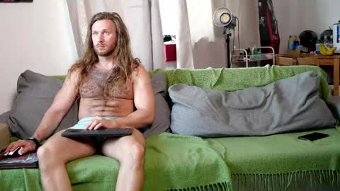 Snapshot of rusbigpaul chatting on 19, 5, 2026 Paul online show from 19, 5, 2026