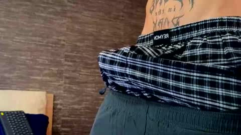  R U S S E L L  online show from 26, 2, 2025