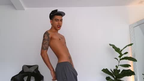  R U S S E L L  online show from 8, 11, 2025