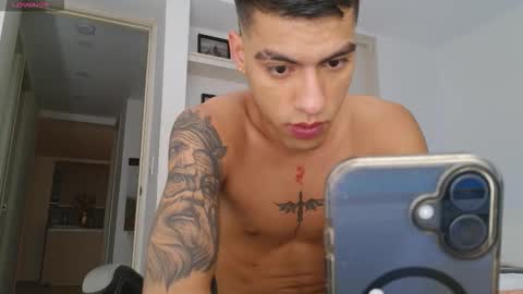  R U S S E L L  online show from 18, 12, 2025