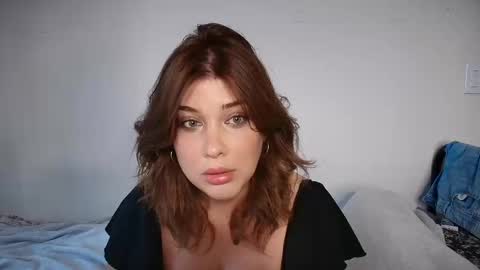 Snapshot of russypussy141 chatting on 28, 10, 2025 Alex online show from 28, 10, 2025