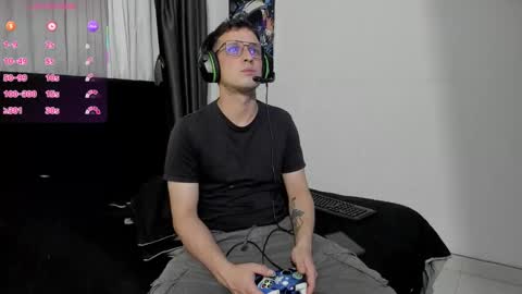 Snapshot of ryan15_ chatting on 6, 11, 2025 Ryan 15 online show from 6, 11, 2025