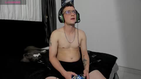 Snapshot of ryan15_ chatting on 8, 11, 2025 Ryan 15 online show from 8, 11, 2025