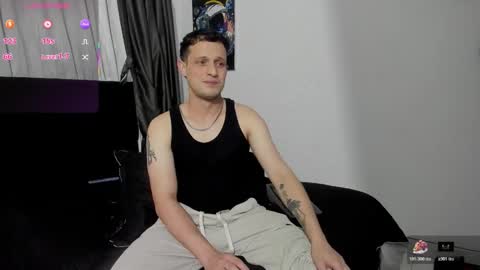 Snapshot of ryan15_ chatting on 17, 11, 2025 Ryan 15 online show from 17, 11, 2025